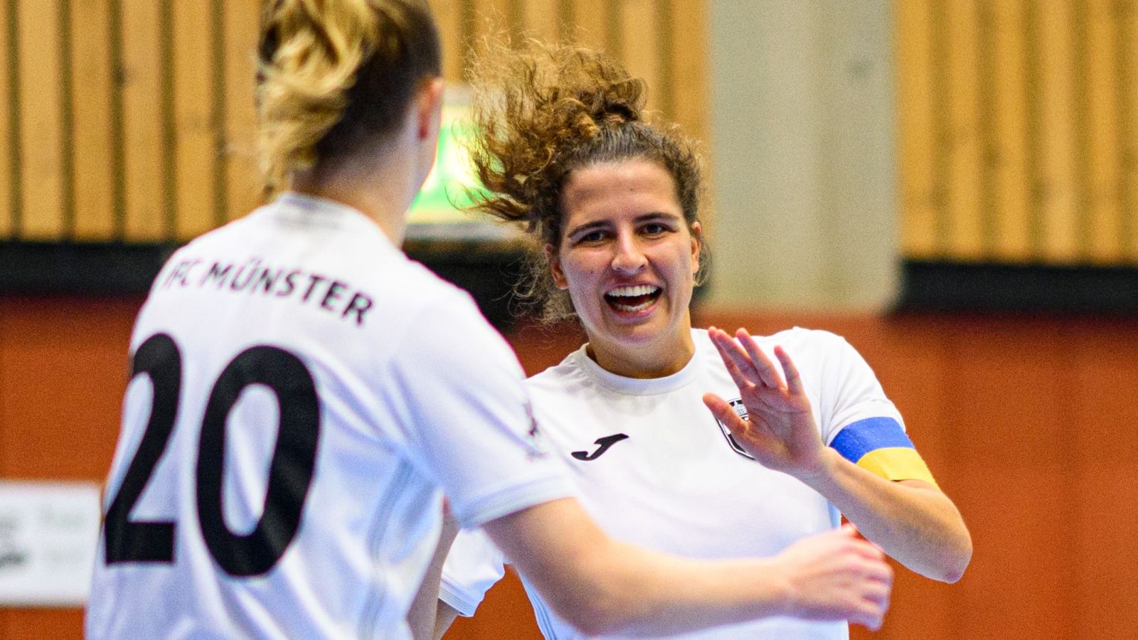 Das Team von UFC Münster hatte 2023 den Titel bei der Deutschen Frauen Futsal Meisterschaft gewonnen und ist jetzt bei der Frauen Futsal-Regionalmeisterschaft in Moers dabei 